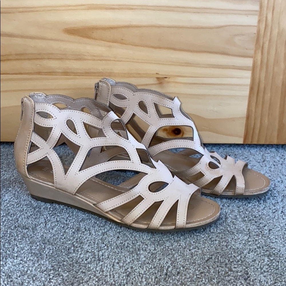 Beige wedged sandals